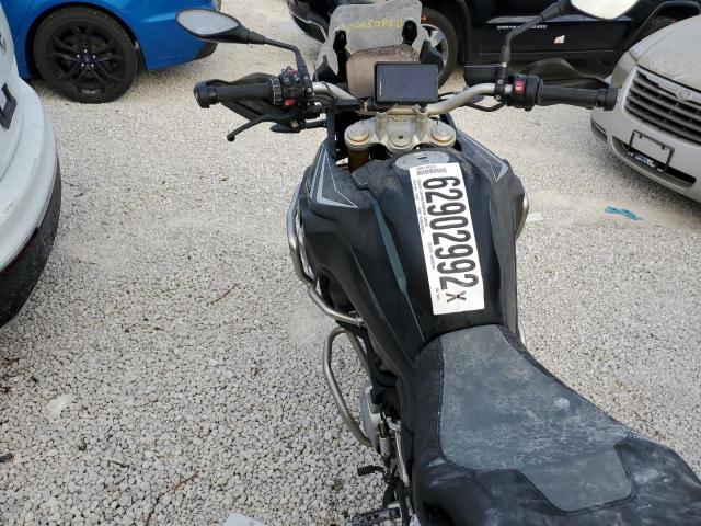 WB10B1908KZ790212 - 2019 BMW F 850 GS TWO TONE photo 5