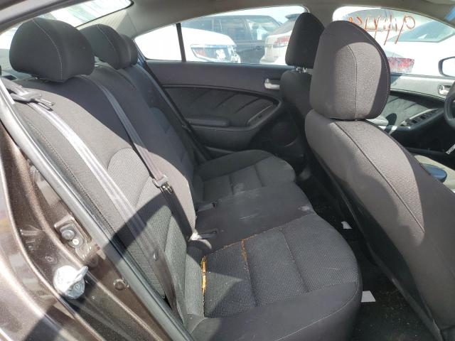 3KPFK4A76HE048015 - 2017 KIA FORTE LX GRAY photo 6