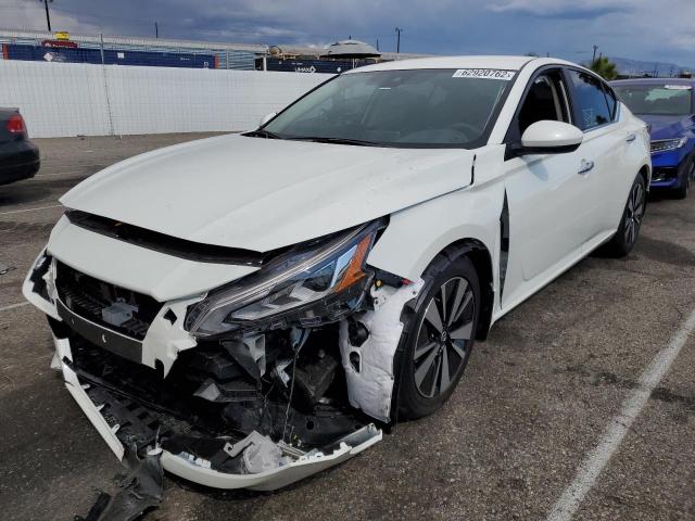 1N4BL4DV3NN347271 - 2022 NISSAN ALTIMA SV WHITE photo 2