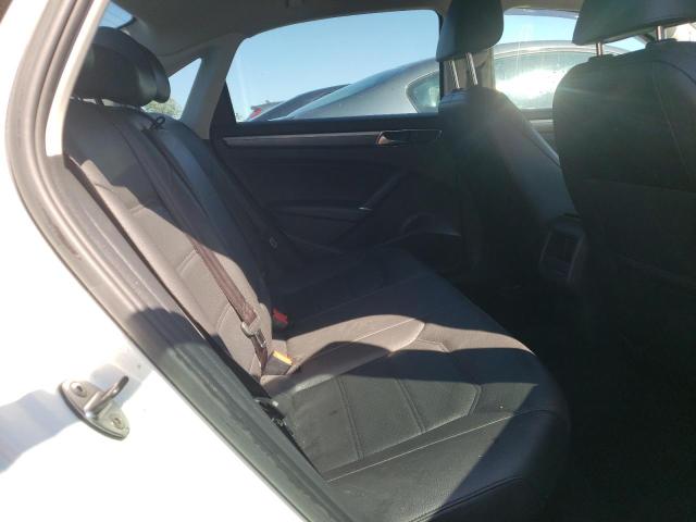 1VWDT7A37HC025950 - 2017 VOLKSWAGEN PASSAT R-L WHITE photo 6