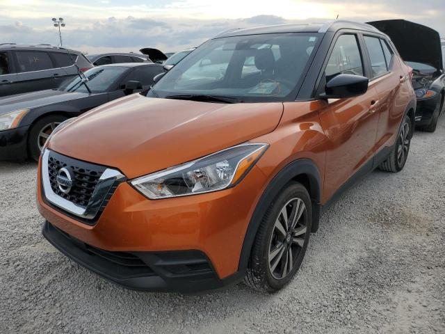 3N1CP5CV5LL479295 - 2020 NISSAN KICKS SV ORANGE photo 2