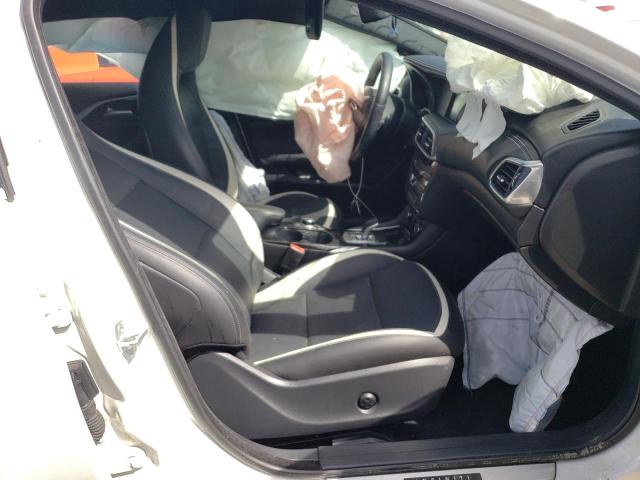 SJKCH5CP1JA040558 - 2018 INFINITI QX30 BASE WHITE photo 5