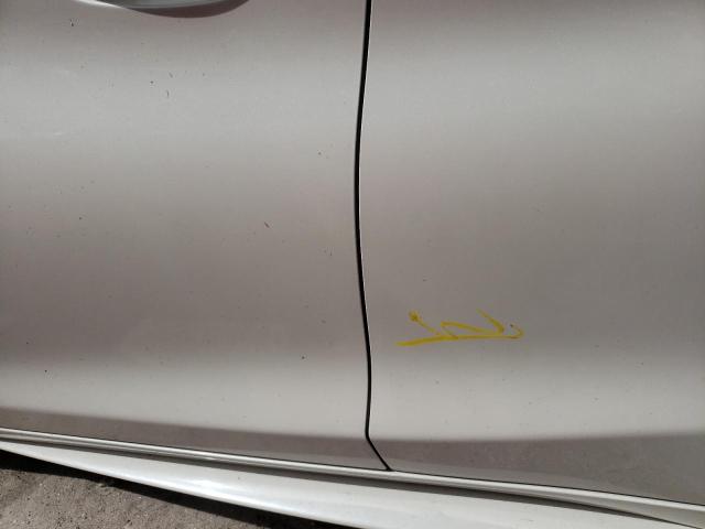 SJKCH5CP1JA040558 - 2018 INFINITI QX30 BASE WHITE photo 9