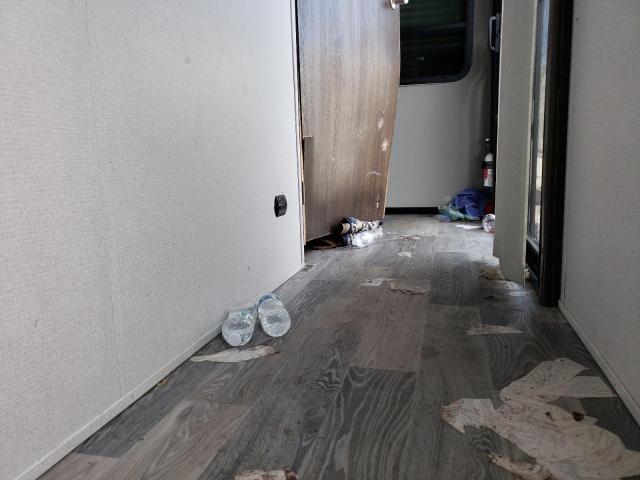 4YDT40M22LW160456 - 2020 KEYSTONE SPRINTER GRAY photo 5