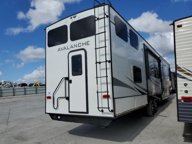 4YDFAVV26NE760021 - 2022 KEYSTONE AVALANCHE თეთრი ფოტო 4