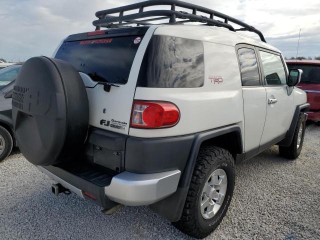 JTEZU4BF3AK009605 - 2010 TOYOTA FJ CRUISER WHITE photo 4