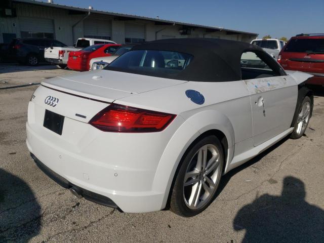 TRUTECFVXM1003030 - 2021 AUDI TT WHITE photo 4