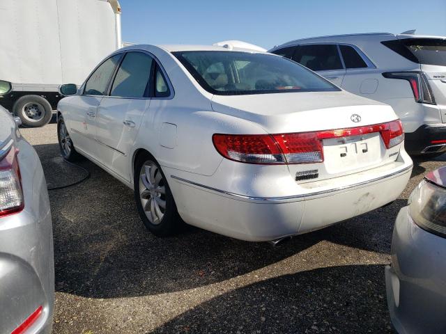 KMHFC46F38A331788 - 2008 HYUNDAI AZERA SE WHITE photo 3