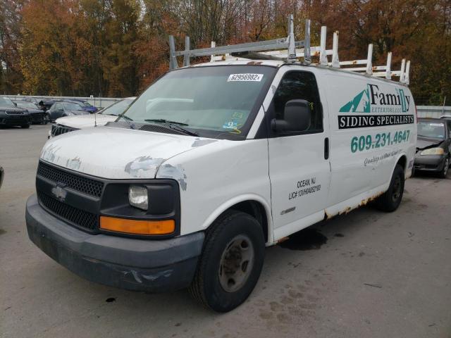 1GCHG39U541101623 - 2004 CHEVROLET EXPRESS CA WHITE photo 2