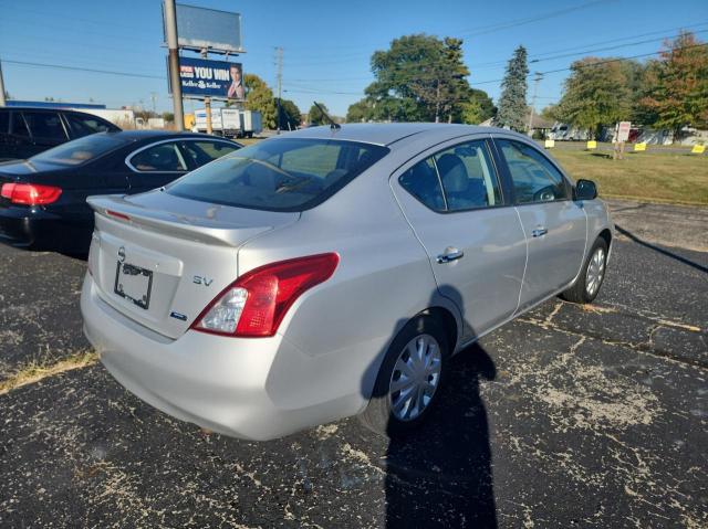 3N1CN7AP0DL860947 - 2013 NISSAN VERSA S SILVER photo 4