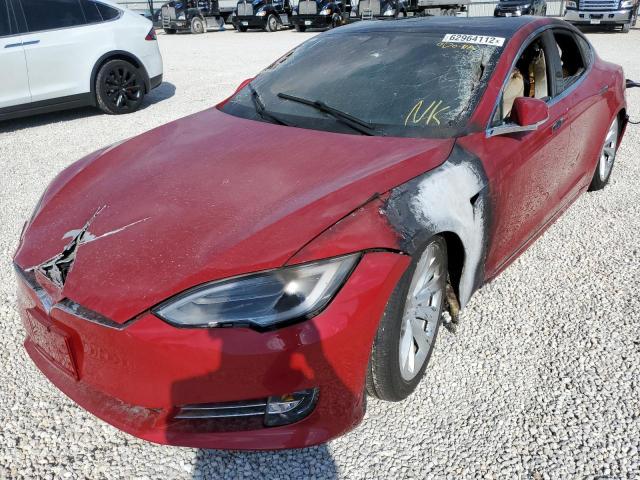 5YJSA1E25JF283035 - 2018 TESLA MODEL S Qırmızı foto 2