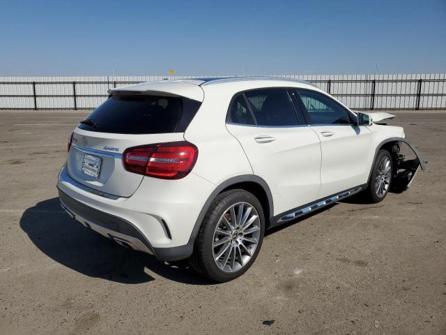 WDCTG4GB6JJ405955 - 2018 MERCEDES-BENZ GLA 250 4M WHITE photo 4