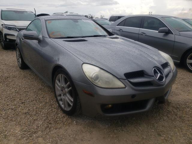 WDBWK54F99F203395 - 2009 MERCEDES-BENZ SLK 300 GRAY photo 1