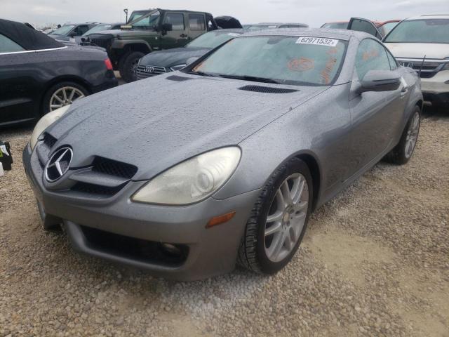 WDBWK54F99F203395 - 2009 MERCEDES-BENZ SLK 300 GRAY photo 2