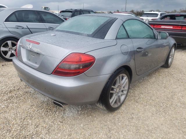 WDBWK54F99F203395 - 2009 MERCEDES-BENZ SLK 300 GRAY photo 4