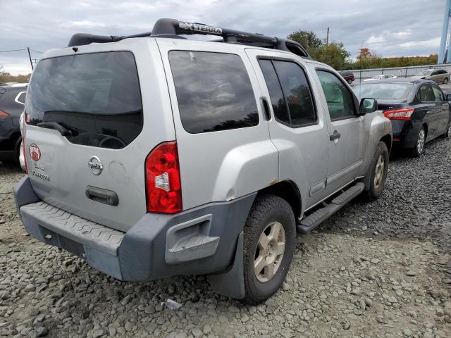 5N1AN08W55C658445 - 2005 NISSAN XTERRA SILVER photo 4