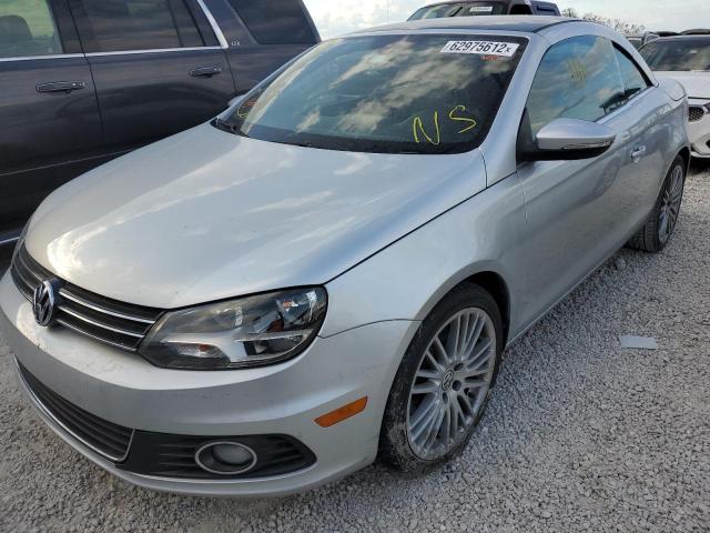 WVWFW7AH3CV008946 - 2012 VOLKSWAGEN EOS LUX 银色 照片 2