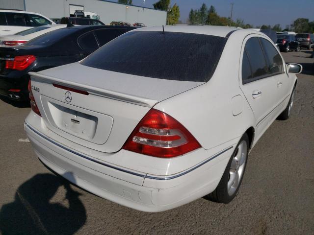 WDBRF64J51F047338 - 2001 MERCEDES-BENZ C320 WHITE photo 4