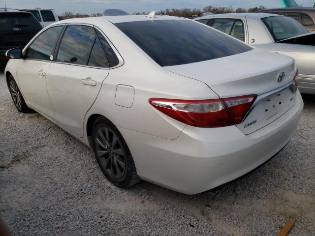 4T1BK1FK6FU554335 - 2015 TOYOTA CAMRY XSE WHITE photo 3