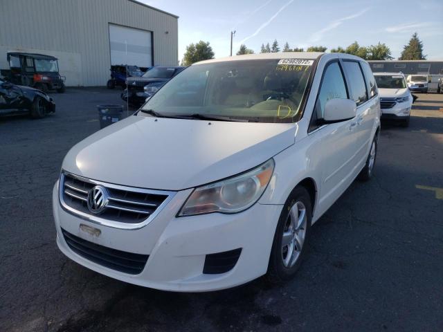 2V4RW3D11AR202420 - 2010 VOLKSWAGEN ROUTAN SE WHITE photo 2