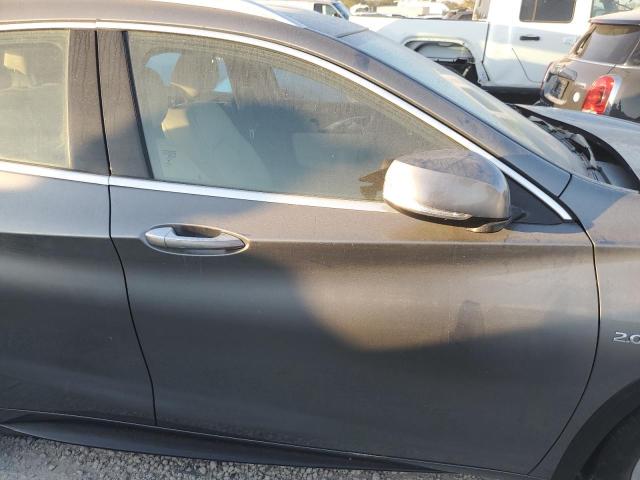 SJKCH5CP5JA043575 - 2018 INFINITI QX30 BASE GRAY photo 5