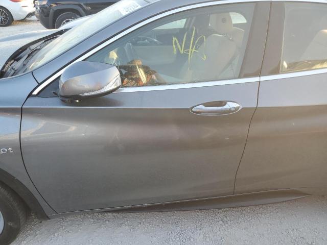 SJKCH5CP5JA043575 - 2018 INFINITI QX30 BASE GRAY photo 8