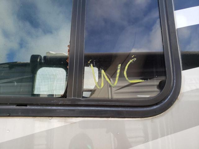 4UZAB2BS3BCAT6712 - 2011 FREIGHTLINER CHASSIS XC ვერცხლისფერი ფოტო 9