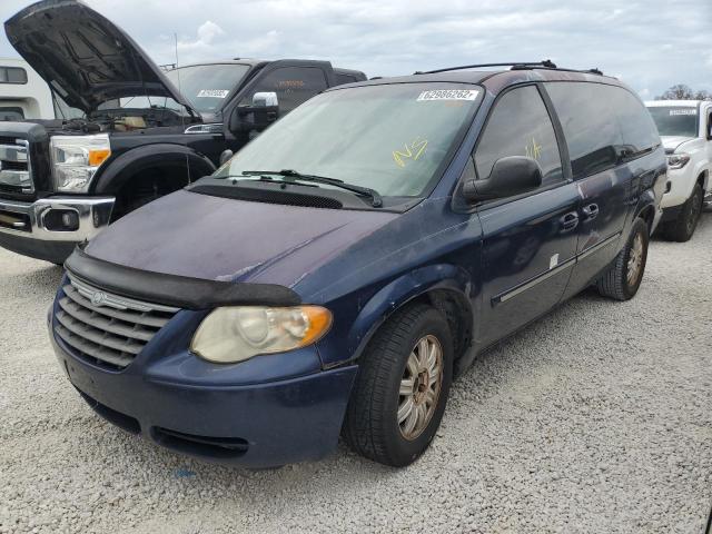 2C4GP54L25R530186 - 2005 CHRYSLER TOWN & COU BLUE photo 2