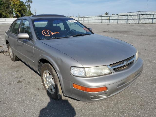 JN1CA21A9XT101580 - 1999 NISSAN MAXIMA GLE SILVER photo 1