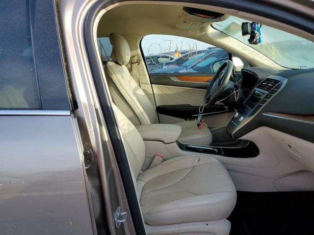 5LMCJ2C93KUL48556 - 2019 LINCOLN MKC SELECT 米色 照片 5