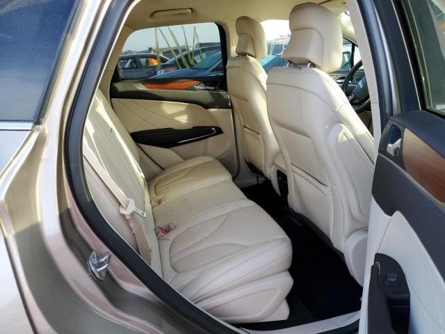 5LMCJ2C93KUL48556 - 2019 LINCOLN MKC SELECT 米色 照片 6