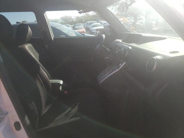 JTLKE50E581047781 - 2008 TOYOTA SCION XB 白色 照片 5