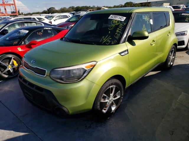 KNDJN2A24G7824747 - 2016 KIA SOUL GREEN photo 2