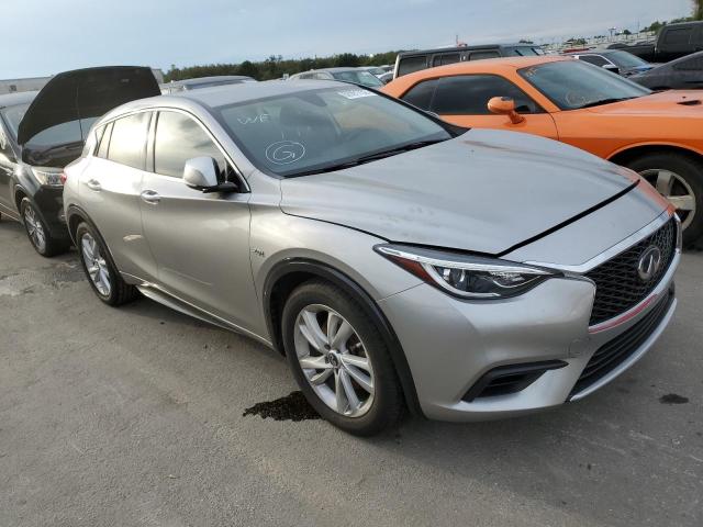 SJKCH5CP0JA002772 - 2018 INFINITI QX30 BASE SILVER photo 1