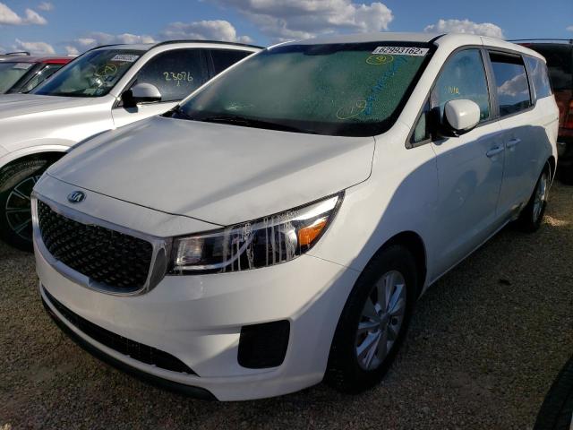 KNDMB5C15H6306620 - 2017 KIA SEDONA LX WHITE photo 2