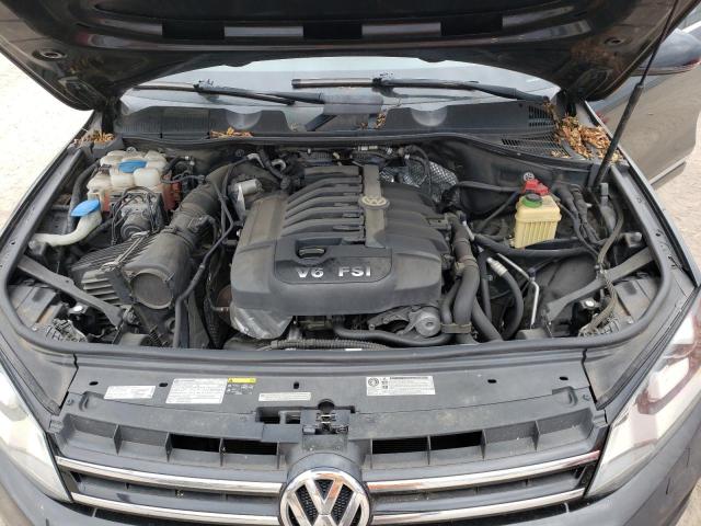 WVGEF9BP4DD012326 - 2013 VOLKSWAGEN TOUAREG V6 BLACK photo 7