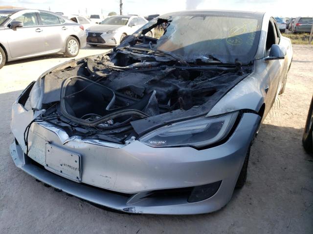 5YJSA1E20HF204686 - 2017 TESLA MODEL S Արծաթագույն լուսանկար 2