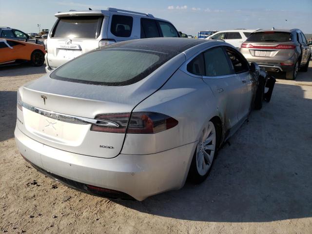 5YJSA1E20HF204686 - 2017 TESLA MODEL S Արծաթագույն լուսանկար 4