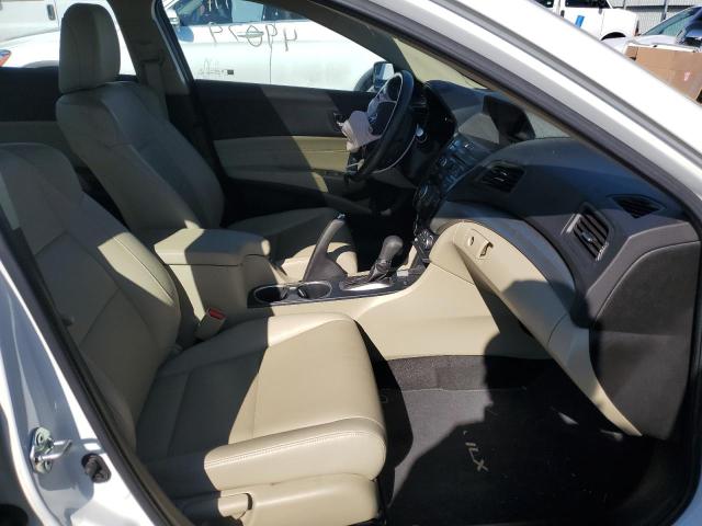 19UDE2F32JA009442 - 2018 ACURA ILX BASE W أبيض صورة 5