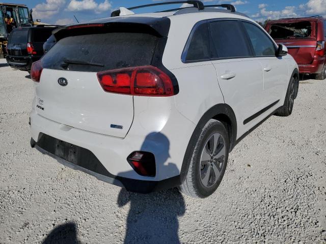 KNDCB3LCXL5367882 - 2020 KIA NIRO LX WHITE photo 4