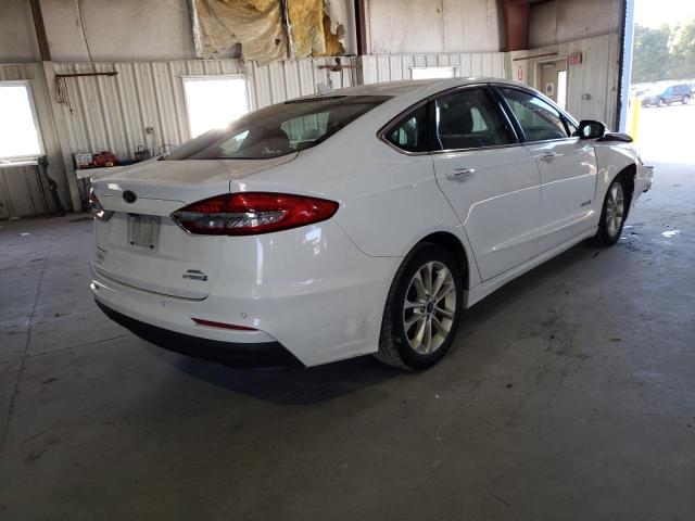 3FA6P0MU2KR155659 - 2019 FORD FUSION SEL WHITE photo 4