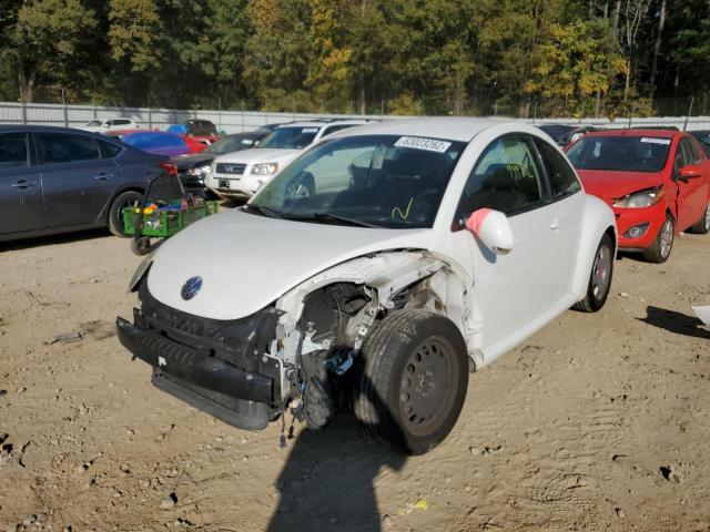 3VWPW3AG0AM008802 - 2010 VOLKSWAGEN NEW BEETLE WHITE photo 2