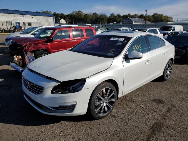 LYV402HK2JB173817 - 2018 VOLVO S60 PREMIE WHITE photo 2