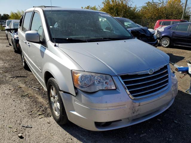 2A8HR54P68R737940 - 2008 CHRYSLER TOWN & COU SILVER photo 1