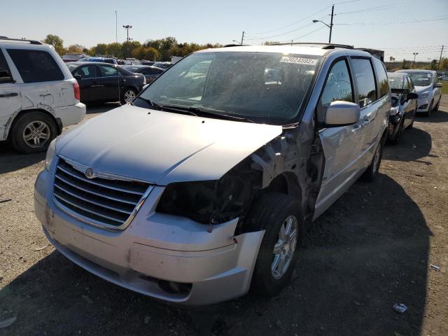 2A8HR54P68R737940 - 2008 CHRYSLER TOWN & COU SILVER photo 2