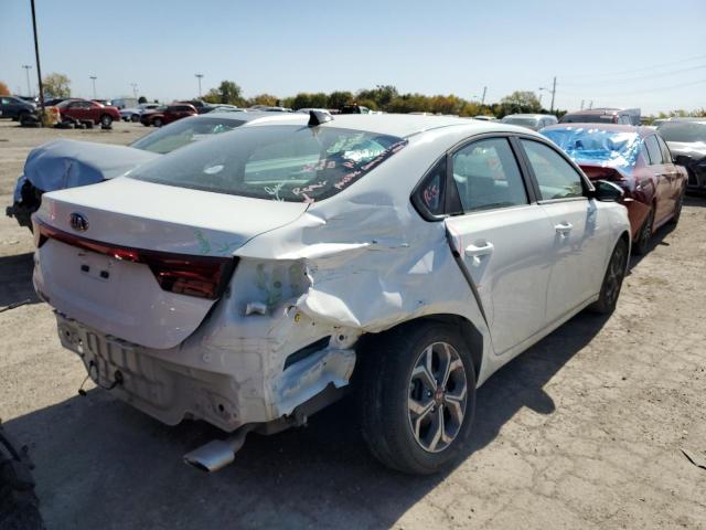 3KPF24AD8ME264836 - 2021 KIA FORTE FE WHITE photo 4