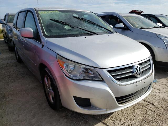 2V4RW3D12AR236804 - 2010 VOLKSWAGEN ROUTAN SE SILVER photo 1