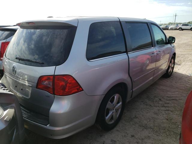 2V4RW3D12AR236804 - 2010 VOLKSWAGEN ROUTAN SE SILVER photo 4