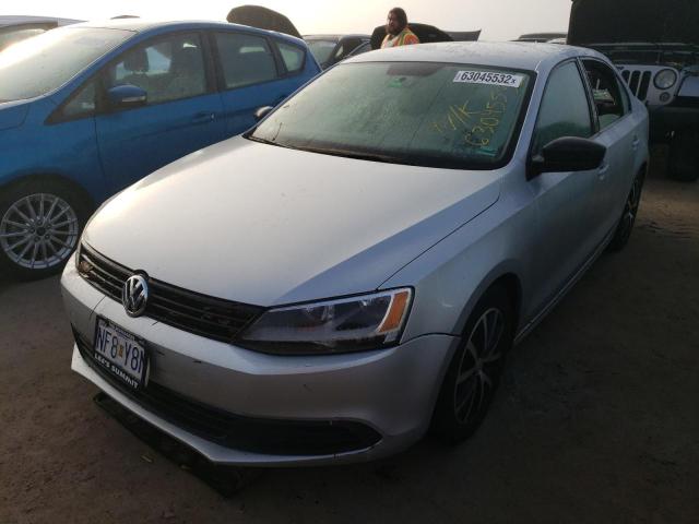 3VW2K7AJ7EM361603 - 2014 VOLKSWAGEN JETTA BASE SILVER photo 2