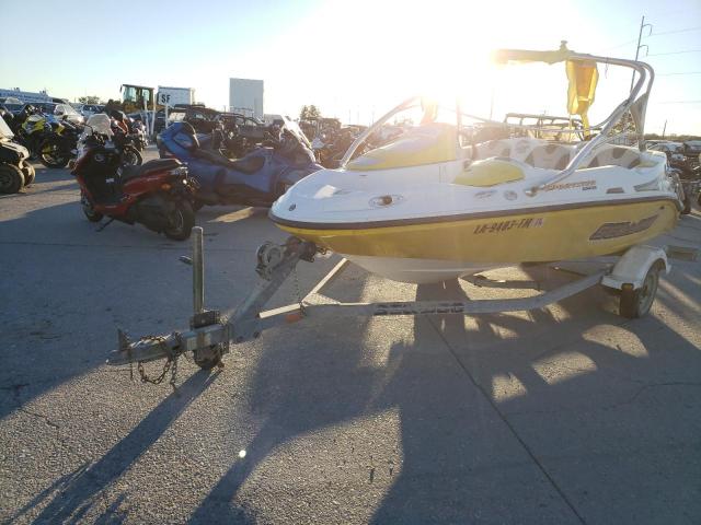 CEC65027L203 - 2003 SEAD BOAT YELLOW photo 2